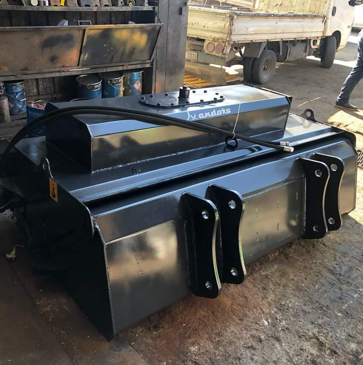 Bobcat - Broom for Utility/ Special vehicle: picture 4 Bobcat - Broom for Utility/ Special vehicle: picture 4