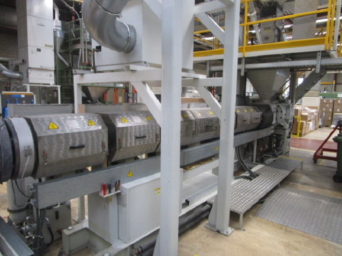 AMUT FLAT FILM EXTRUDER EA-160 FÜR PS/PP - Packaging machinery: picture 4 AMUT FLAT FILM EXTRUDER EA-160 FÜR PS/PP - Packaging machinery: picture 4