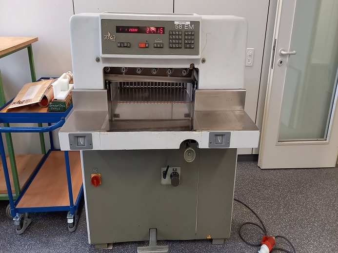 POLAR 58 EM - Paper cutting machine: picture 1 POLAR 58 EM - Paper cutting machine: picture 1