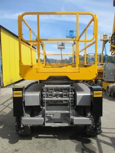 Haulotte Compact 12 DX - Scissor lift: picture 4 Haulotte Compact 12 DX - Scissor lift: picture 4