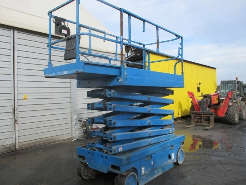 Haulotte Compact 14  - Scissor lift: picture 2 Haulotte Compact 14  - Scissor lift: picture 2