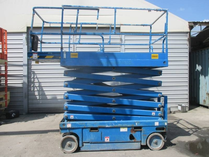 Haulotte Compact 14  - Scissor lift: picture 1 Haulotte Compact 14  - Scissor lift: picture 1