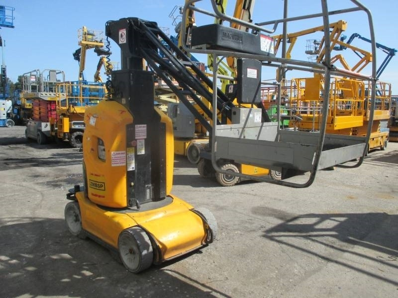 Manitou 100 VJR - Vertical mast lift: picture 4 Manitou 100 VJR - Vertical mast lift: picture 4