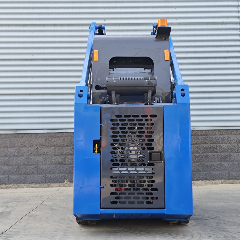 LEZUM LA670 Skid Steer Euro 5/Epa Engine Kubota Mini Small Skid Steer Loader For Sale - Skid steer loader: picture 3 LEZUM LA670 Skid Steer Euro 5/Epa Engine Kubota Mini Small Skid Steer Loader For Sale - Skid steer loader: picture 3