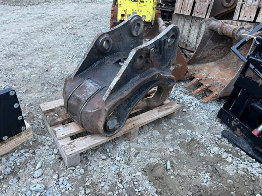 Attache rapide hydraulique Morin M6 - Quick coupler: picture 4 Attache rapide hydraulique Morin M6 - Quick coupler: picture 4