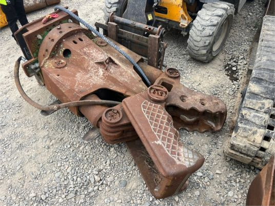 Croc béton montabert pelle 20T à 30T - Demolition shears: picture 1 Croc béton montabert pelle 20T à 30T - Demolition shears: picture 1