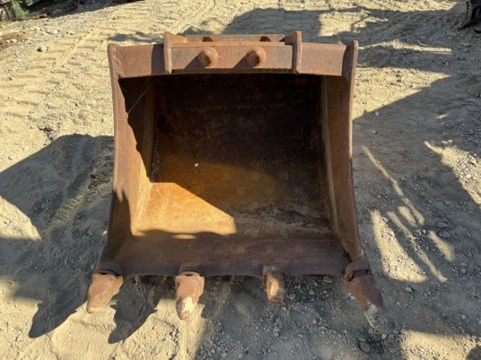 Godet terrassement mecalac - Excavator bucket: picture 1 Godet terrassement mecalac - Excavator bucket: picture 1