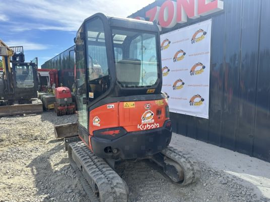 Mini excavator Kubota U27-4 Cabine à 23500€ HT: picture 10