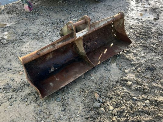 Godet de curage jcb - axe 45 mm - Excavator bucket: picture 3 Godet de curage jcb - axe 45 mm - Excavator bucket: picture 3