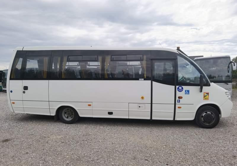 Mercedes-Benz WING VARIO 34 euro 5 *klimatyzacja*webasto*winda - Suburban bus: picture 3 Mercedes-Benz WING VARIO 34 euro 5 *klimatyzacja*webasto*winda - Suburban bus: picture 3
