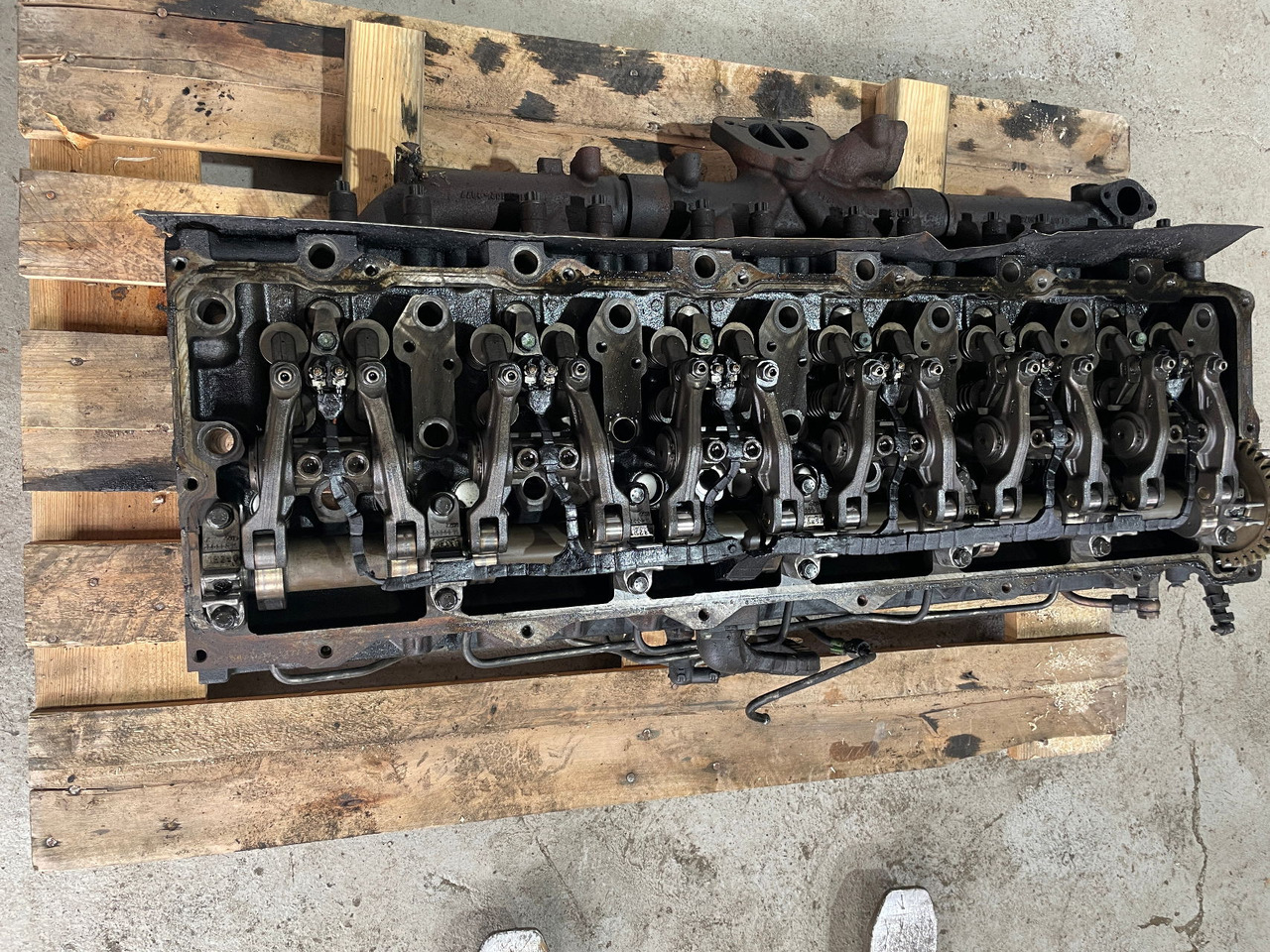 MAN Motor MAN Lions City D2066 LUH 52 Zylinderkopf Nockenwelle - Cylinder head for Bus: picture 4 MAN Motor MAN Lions City D2066 LUH 52 Zylinderkopf Nockenwelle - Cylinder head for Bus: picture 4