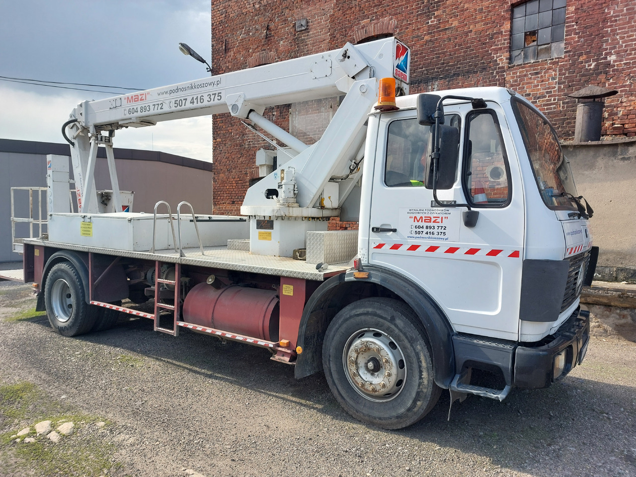 Wumag Mercedes 1414, 400V Wumag WT220 hydraulik - Truck mounted aerial platform: picture 1 Wumag Mercedes 1414, 400V Wumag WT220 hydraulik - Truck mounted aerial platform: picture 1