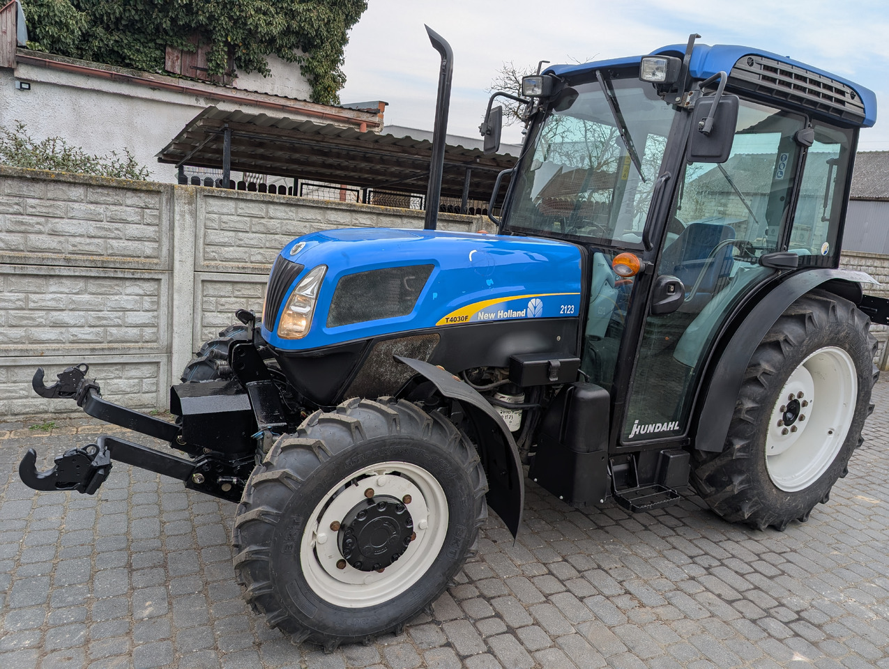 New Holland T4030F - Compact tractor: picture 1 New Holland T4030F - Compact tractor: picture 1