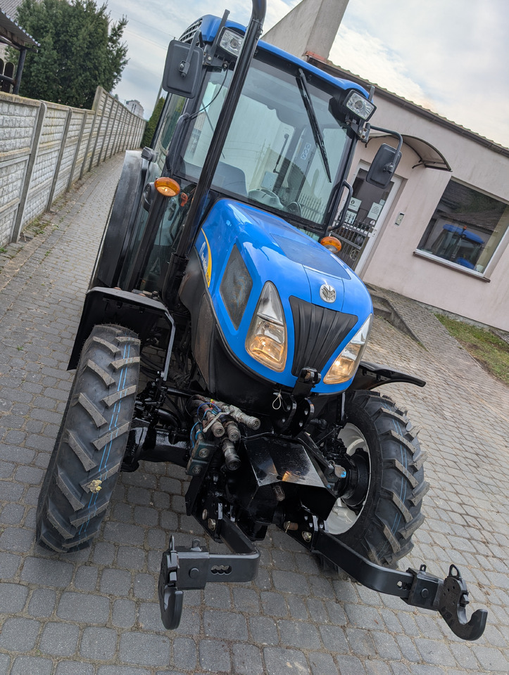 New Holland T4030F - Compact tractor: picture 5 New Holland T4030F - Compact tractor: picture 5