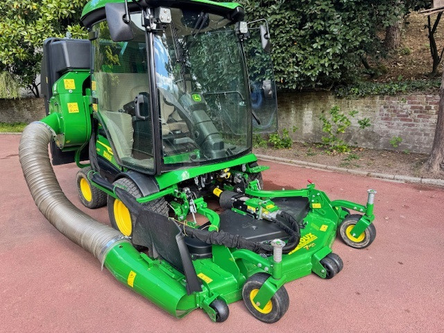 JOHN DEERE 1585 - Garden mower: picture 1 JOHN DEERE 1585 - Garden mower: picture 1