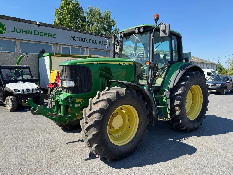 JOHN DEERE 6820 - Farm tractor: picture 1 JOHN DEERE 6820 - Farm tractor: picture 1