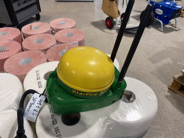 JOHN DEERE SF3000 - Navigation system for Agricultural machinery: picture 1 JOHN DEERE SF3000 - Navigation system for Agricultural machinery: picture 1