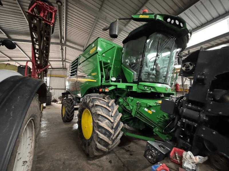 JOHN DEERE T660 - Combine harvester: picture 2 JOHN DEERE T660 - Combine harvester: picture 2