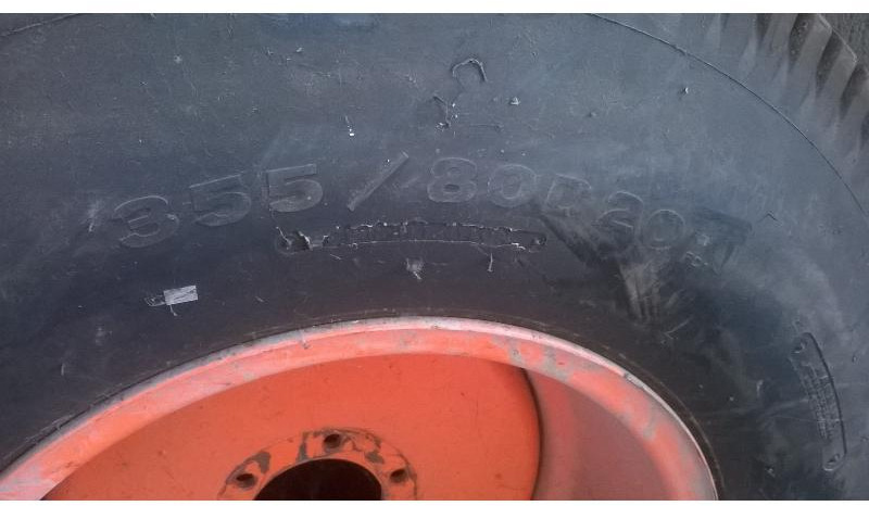 TRELLEBORG 23.1R26 - Wheel and tire package: picture 1 TRELLEBORG 23.1R26 - Wheel and tire package: picture 1