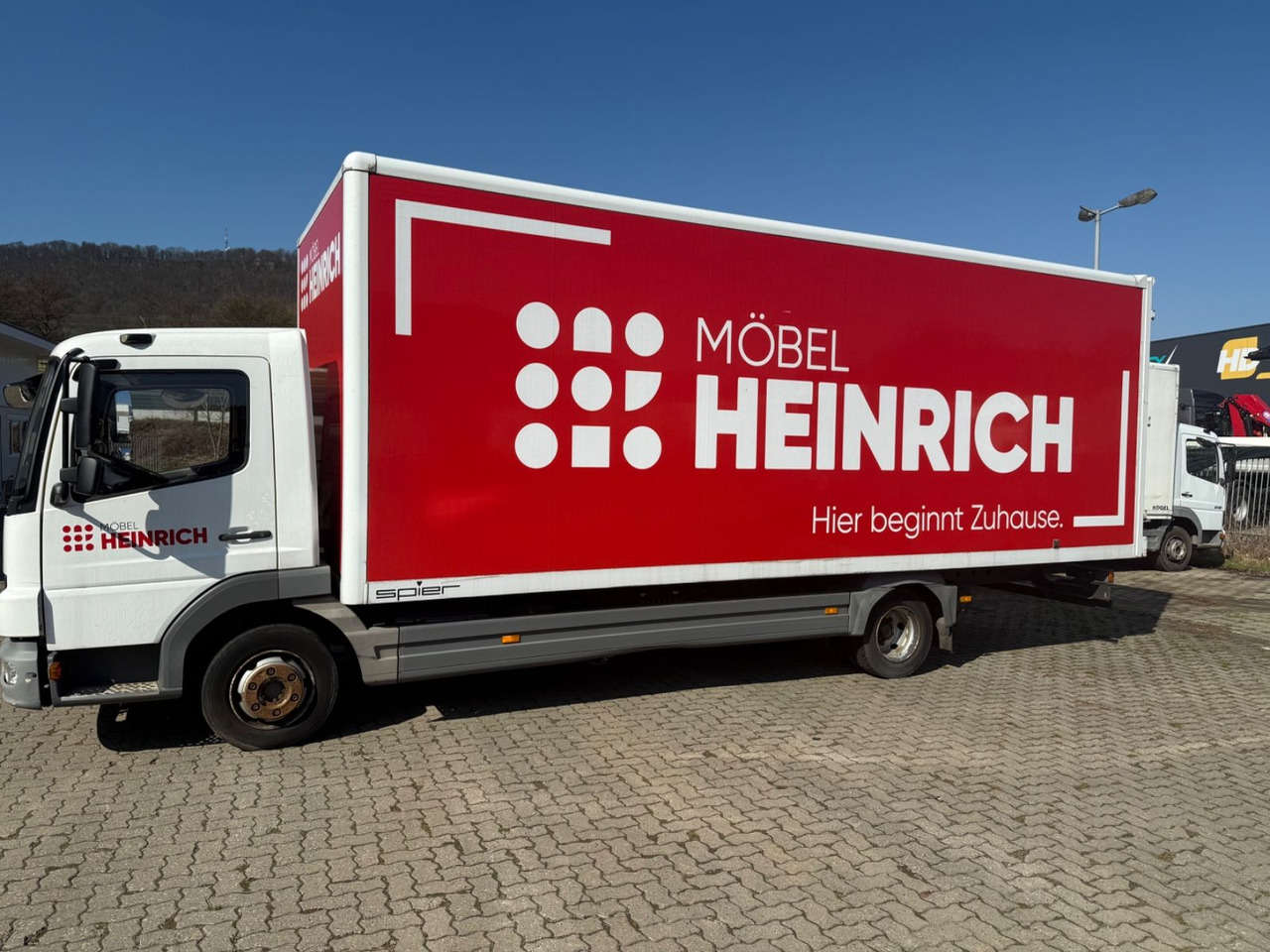 Mercedes-Benz 815 - Box truck: picture 2 Mercedes-Benz 815 - Box truck: picture 2