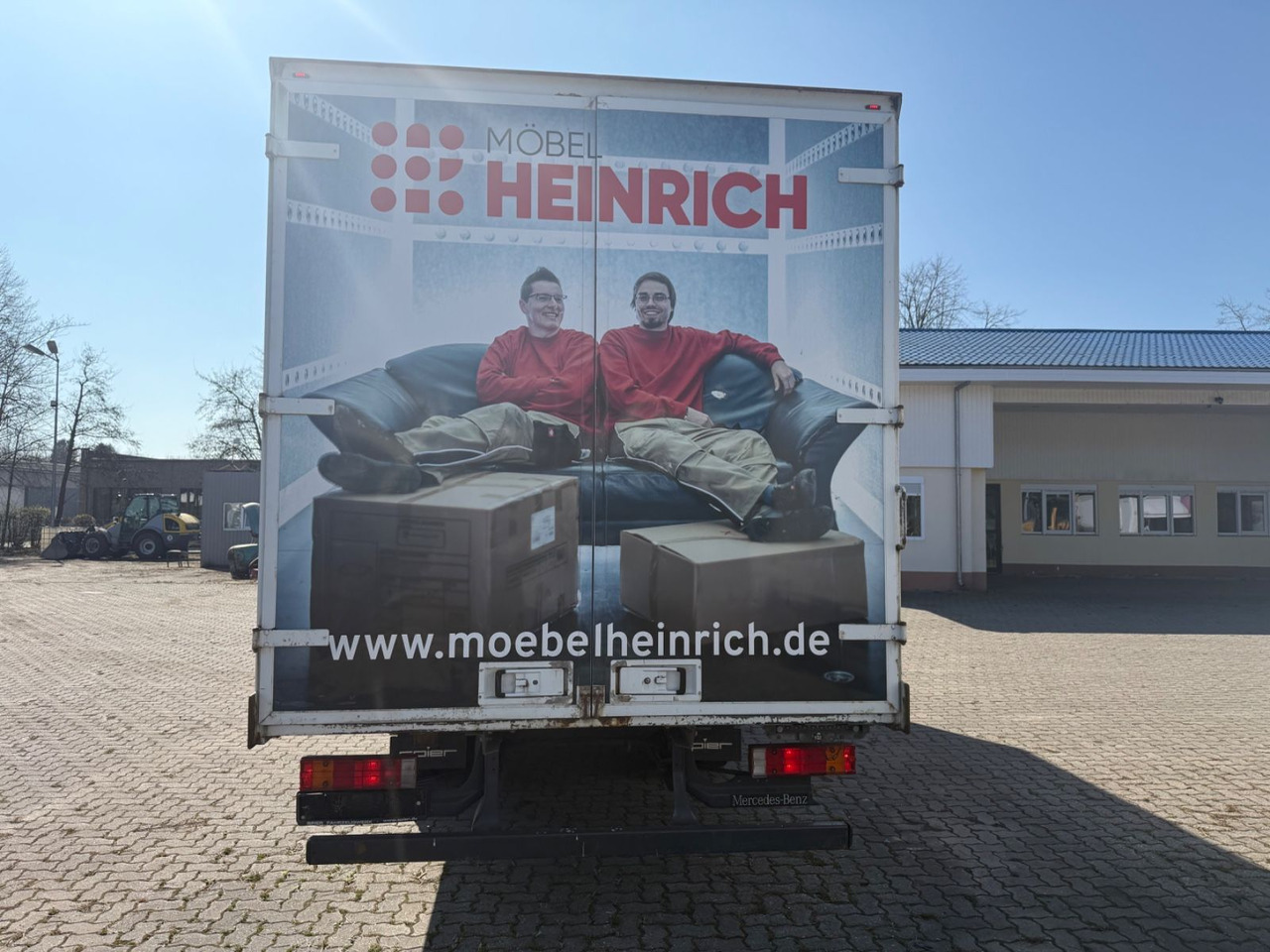 Mercedes-Benz 815 - Box truck: picture 4 Mercedes-Benz 815 - Box truck: picture 4
