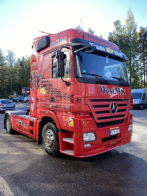 Mercedes-Benz 1832 Mega Space Cabin CLEAN - Tractor unit: picture 2 Mercedes-Benz 1832 Mega Space Cabin CLEAN - Tractor unit: picture 2