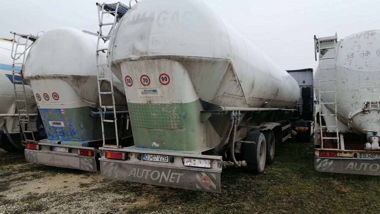 FELDBINDER Tank/Silo 57,000 l 4 Compartments for Powders/Feed/Water//Liquid Fertilizer/etc. - Silo semi-trailer: picture 1 FELDBINDER Tank/Silo 57,000 l 4 Compartments for Powders/Feed/Water//Liquid Fertilizer/etc. - Silo semi-trailer: picture 1