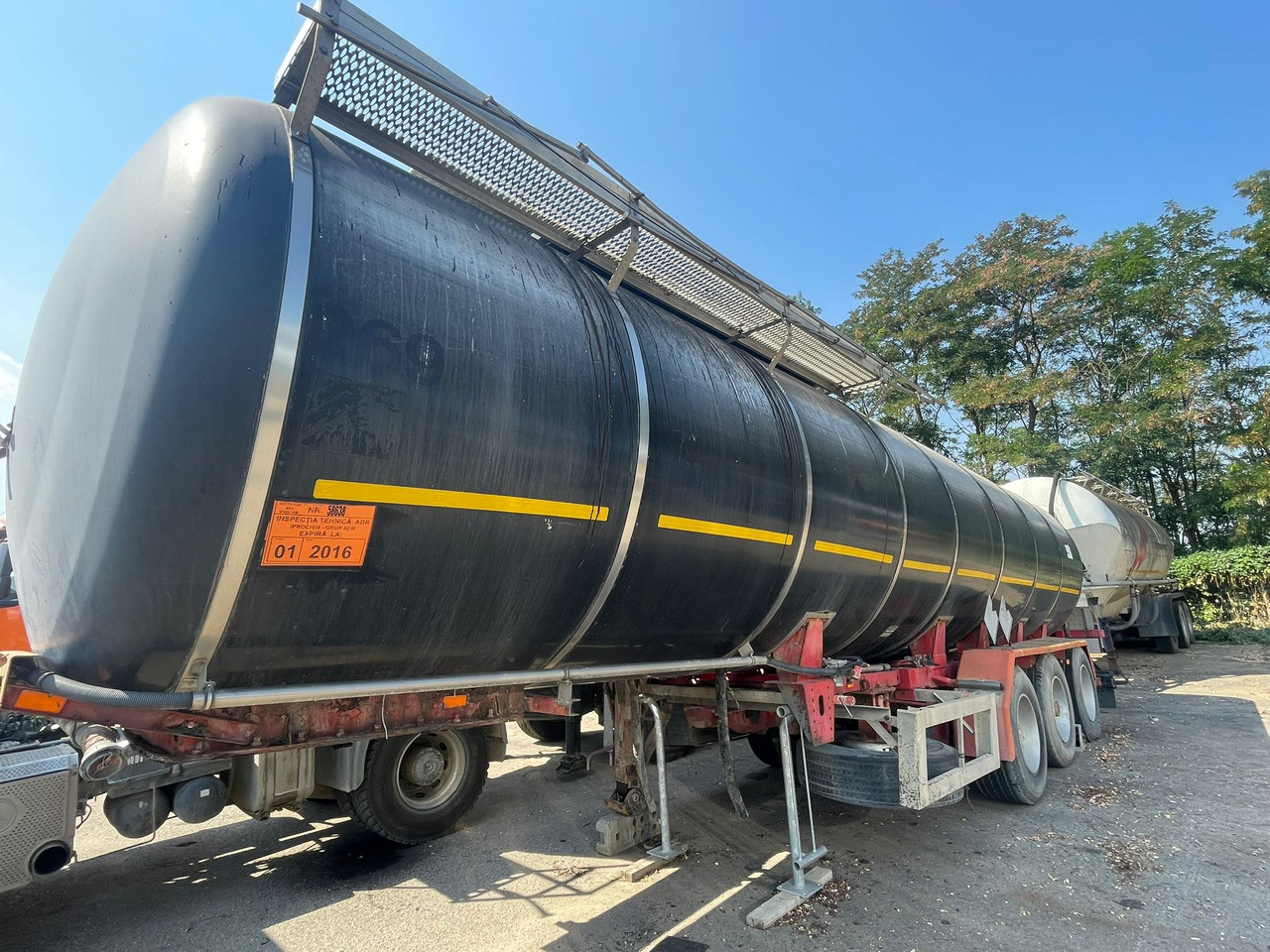 HENDRICK BITUMEN SEMI-TRAILER - Tank semi-trailer: picture 2 HENDRICK BITUMEN SEMI-TRAILER - Tank semi-trailer: picture 2