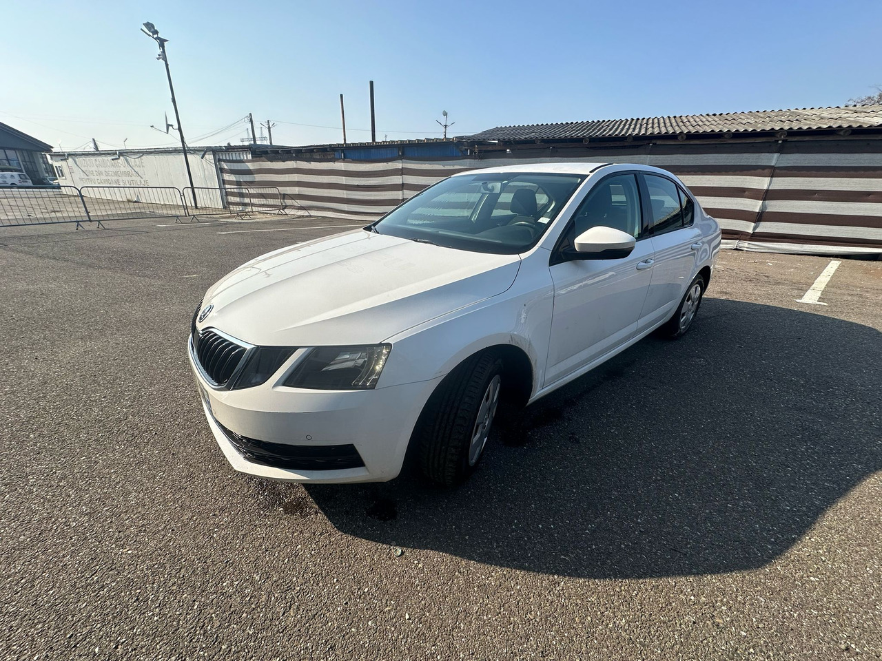 SKODA OCTAVIA - Sedan: picture 2 SKODA OCTAVIA - Sedan: picture 2