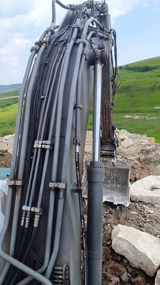 Crawler excavator VOLVO EC 360 EXCAVATOR: picture 10