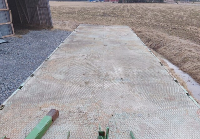 Farm platform trailer JALKALAVAKÄRRY - 3-akselinen ILMA-ALUSTAINEN KÄRRY MONEEN KÄYTTÖÖN: picture 9