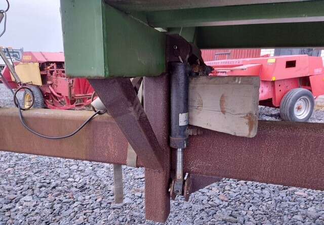 Farm platform trailer JALKALAVAKÄRRY - 3-akselinen ILMA-ALUSTAINEN KÄRRY MONEEN KÄYTTÖÖN: picture 8