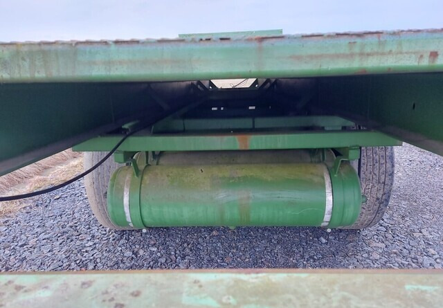 Farm platform trailer JALKALAVAKÄRRY - 3-akselinen ILMA-ALUSTAINEN KÄRRY MONEEN KÄYTTÖÖN: picture 17