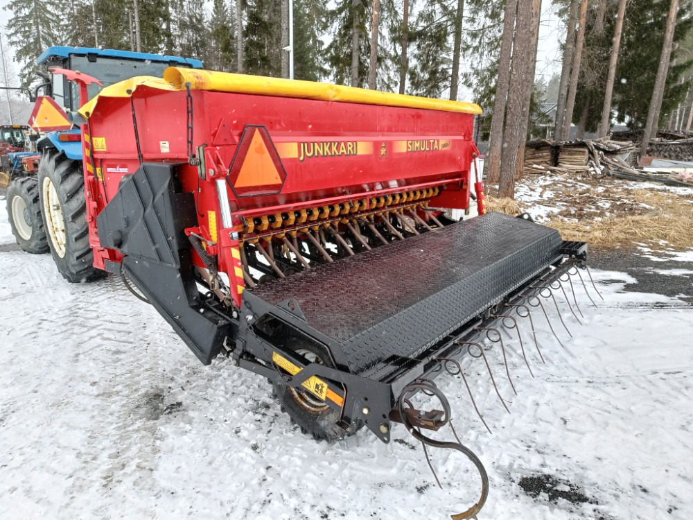 Junkkari Simulta S3000T Takapyöräkone kiekkovantailla - Combine seed drill: picture 2 Junkkari Simulta S3000T Takapyöräkone kiekkovantailla - Combine seed drill: picture 2