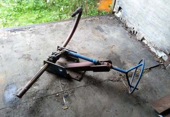 Kverneland Tukipyörän kiinnikeosa - Plow: picture 1 Kverneland Tukipyörän kiinnikeosa - Plow: picture 1