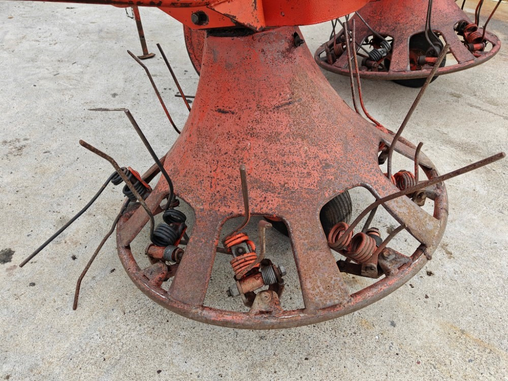 Tedder/ Rake Pyöröharavapöyhin Fahr KU25 karhottimilla Ratasvetoinen harvinainen kone, katso video!: picture 6 Tedder/ Rake Pyöröharavapöyhin Fahr KU25 karhottimilla Ratasvetoinen harvinainen kone, katso video!: picture 6