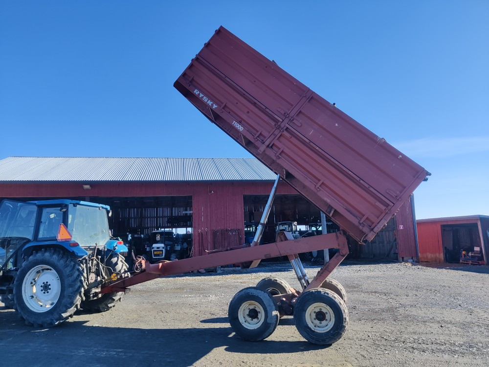 Rysky telikippikärry täyttövaunuvarustuksella - Farm tipping trailer/ Dumper: picture 3 Rysky telikippikärry täyttövaunuvarustuksella - Farm tipping trailer/ Dumper: picture 3