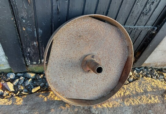 Tukipyörä vanhaan sarka-auraan - Plow: picture 1 Tukipyörä vanhaan sarka-auraan - Plow: picture 1