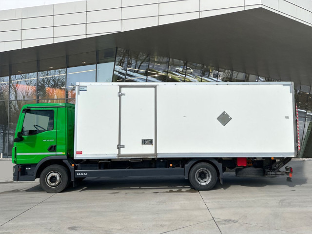 MAN TGL 12.220 4x2 BL CH - Box truck: picture 2 MAN TGL 12.220 4x2 BL CH - Box truck: picture 2