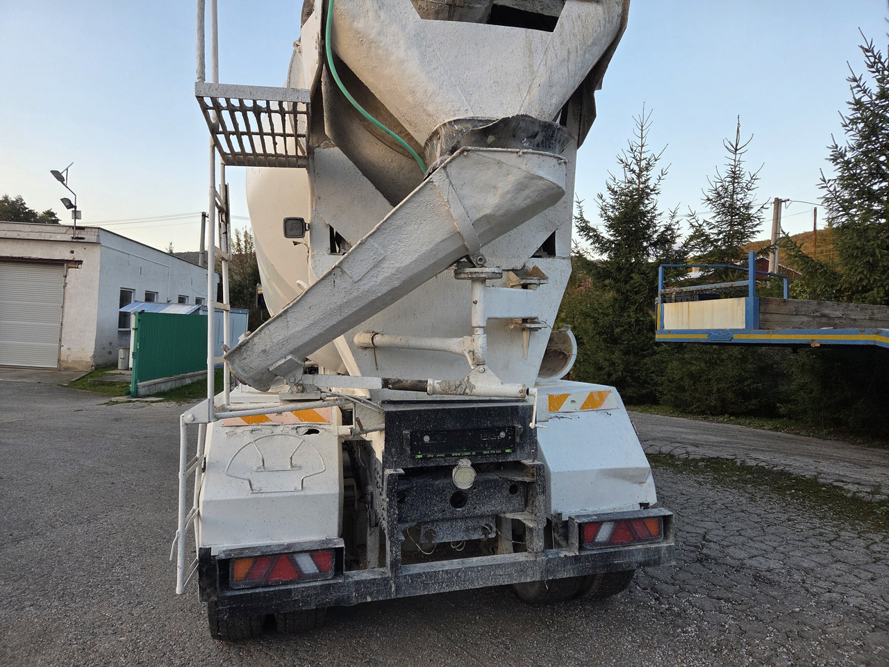 IVECO EURO TRAKKER MP340E35HB 8x4 MIX (chassis ) - Concrete mixer truck: picture 5 IVECO EURO TRAKKER MP340E35HB 8x4 MIX (chassis ) - Concrete mixer truck: picture 5