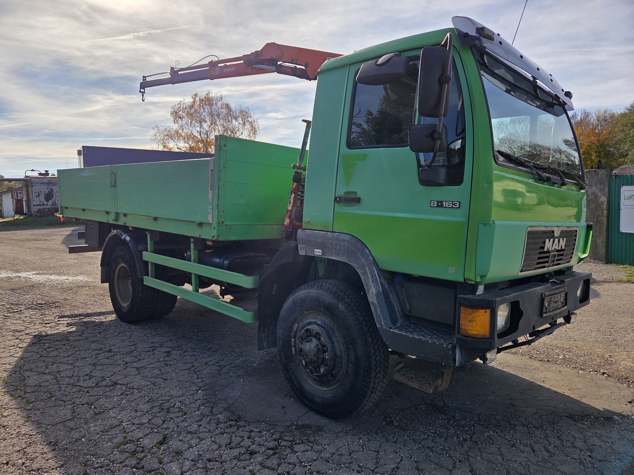 MAN 8.163 4x4 + crane FASSI F45A.22 - Dropside/ Flatbed truck: picture 3 MAN 8.163 4x4 + crane FASSI F45A.22 - Dropside/ Flatbed truck: picture 3