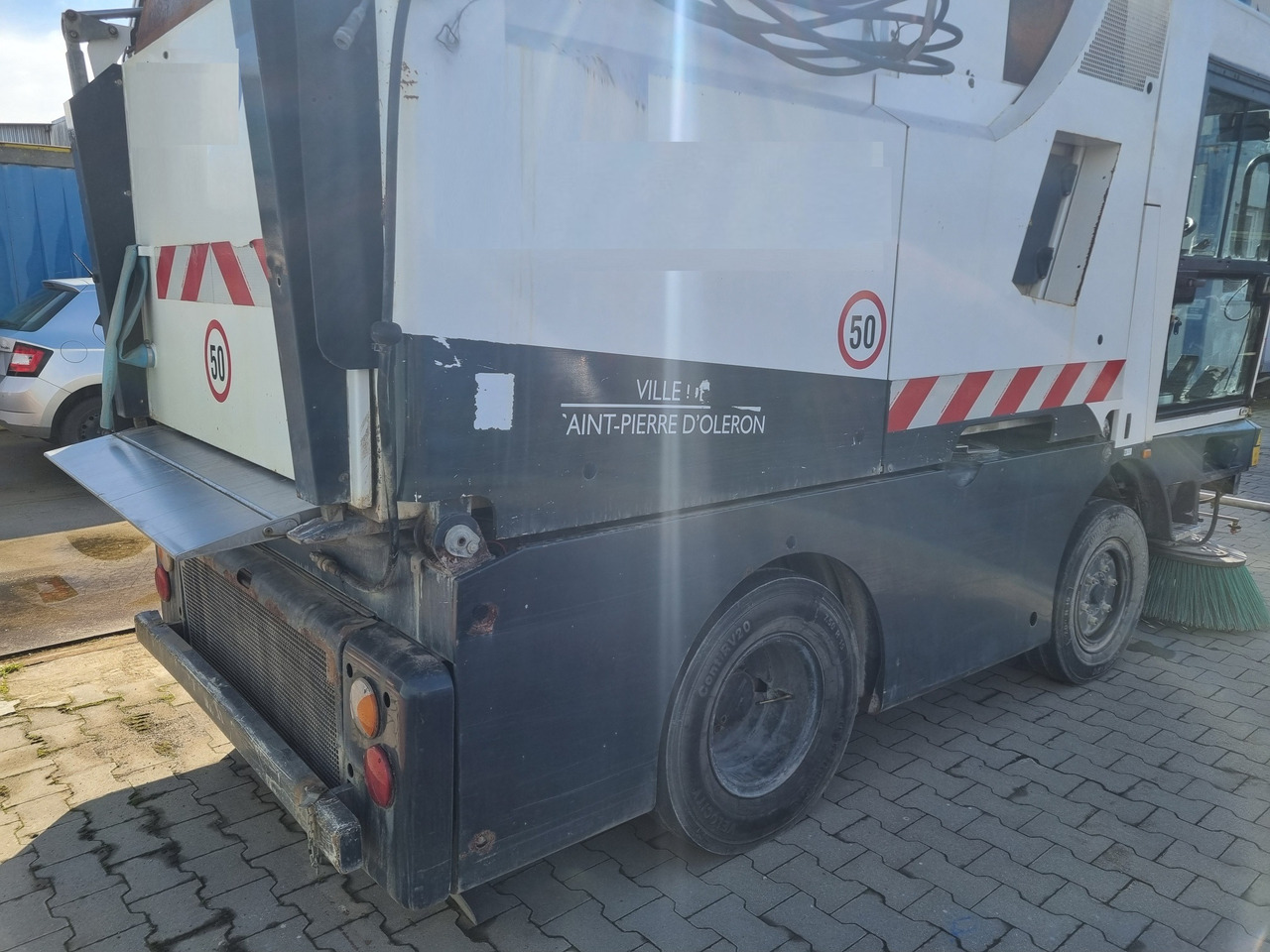 SCHMIDT Cleango compact sweeper 400 - Road sweeper: picture 3 SCHMIDT Cleango compact sweeper 400 - Road sweeper: picture 3