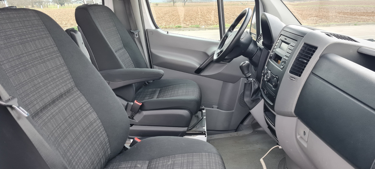 Leasing of MERCEDES-BENZ Sprinter 316 CDI 8-Sitzer Personentransporter Ex-Behördenfahrzeug 1. Hand MERCEDES-BENZ Sprinter 316 CDI 8-Sitzer Personentransporter Ex-Behördenfahrzeug 1. Hand: picture 16