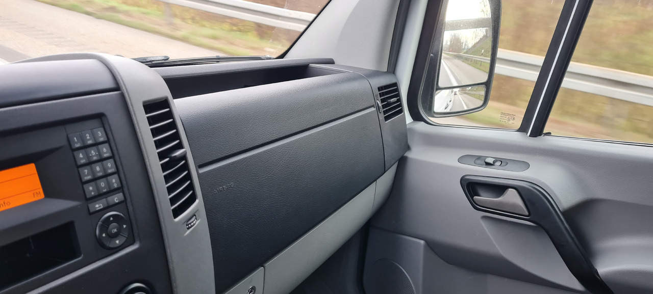 Leasing of MERCEDES-BENZ Sprinter 316 CDI 8-Sitzer Personentransporter Ex-Behördenfahrzeug 1. Hand MERCEDES-BENZ Sprinter 316 CDI 8-Sitzer Personentransporter Ex-Behördenfahrzeug 1. Hand: picture 9