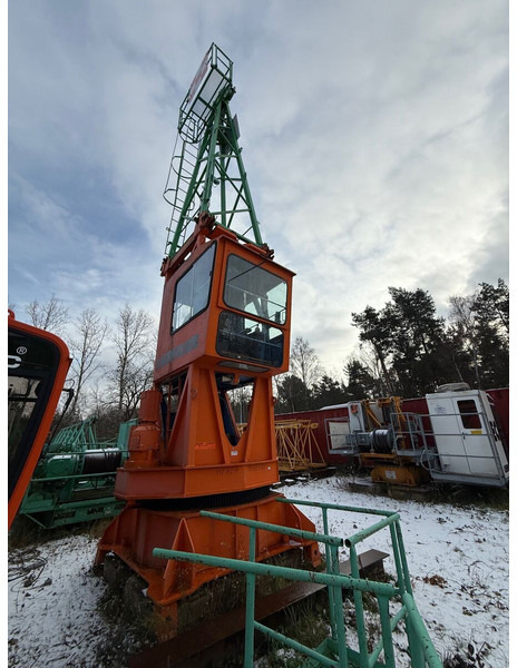 Liebherr 112EC-H8/120 1993yom x3 units - Tower crane: picture 2 Liebherr 112EC-H8/120 1993yom x3 units - Tower crane: picture 2