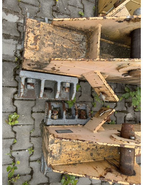 Liebherr 4.6x4.6m Undercarriage 2 UNITS - Tower crane: picture 1 Liebherr 4.6x4.6m Undercarriage 2 UNITS - Tower crane: picture 1