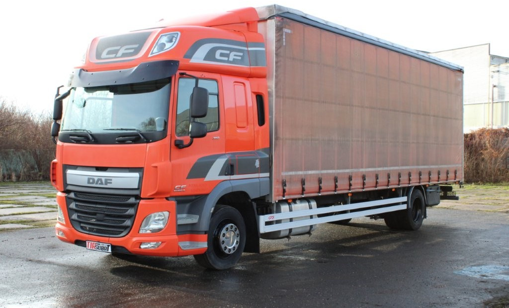 DAF CF 310 FA EURO 6 - Curtainsider truck: picture 2 DAF CF 310 FA EURO 6 - Curtainsider truck: picture 2