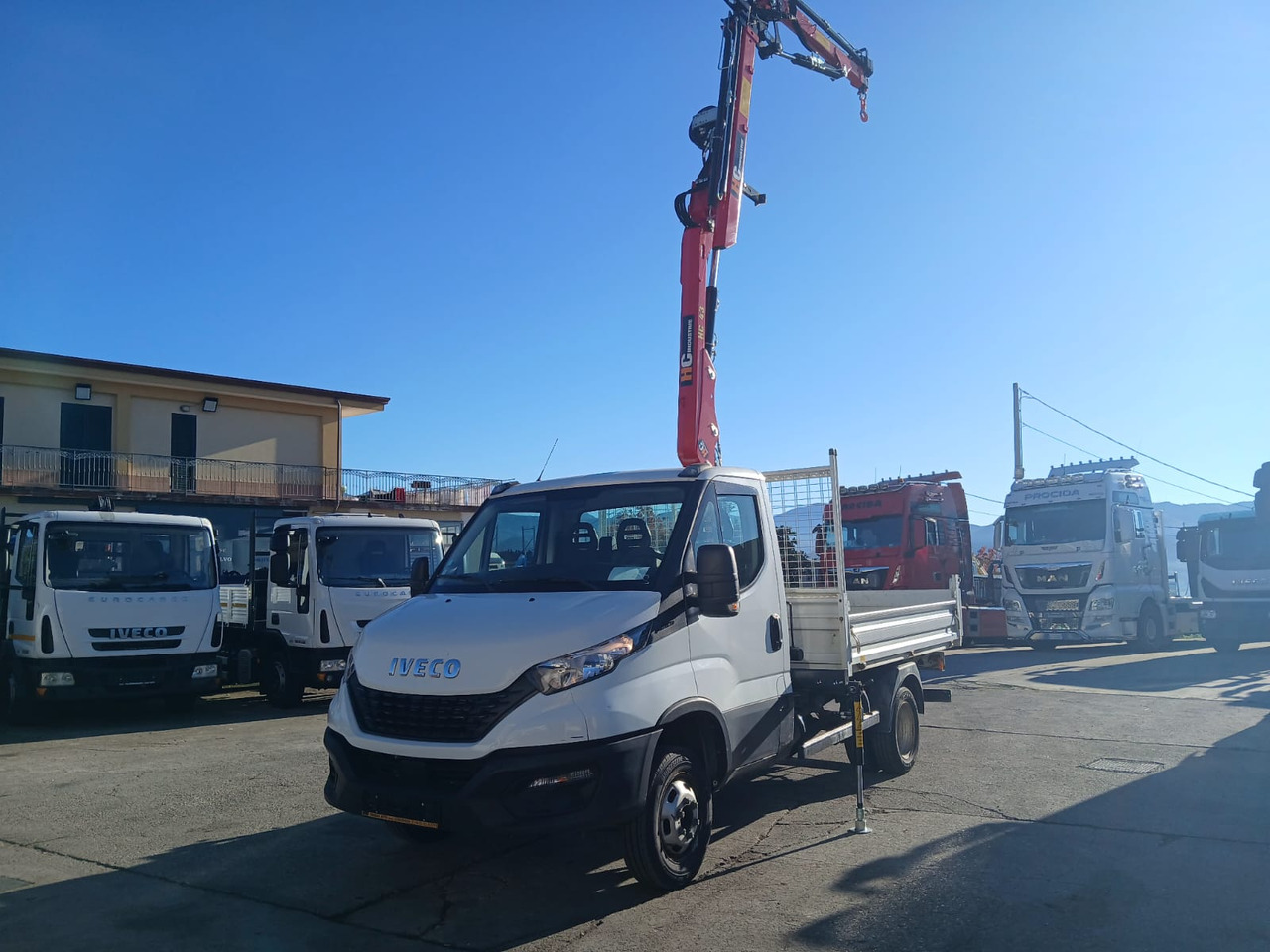 IVECO DAILY 35-120 - Crane truck: picture 1 IVECO DAILY 35-120 - Crane truck: picture 1