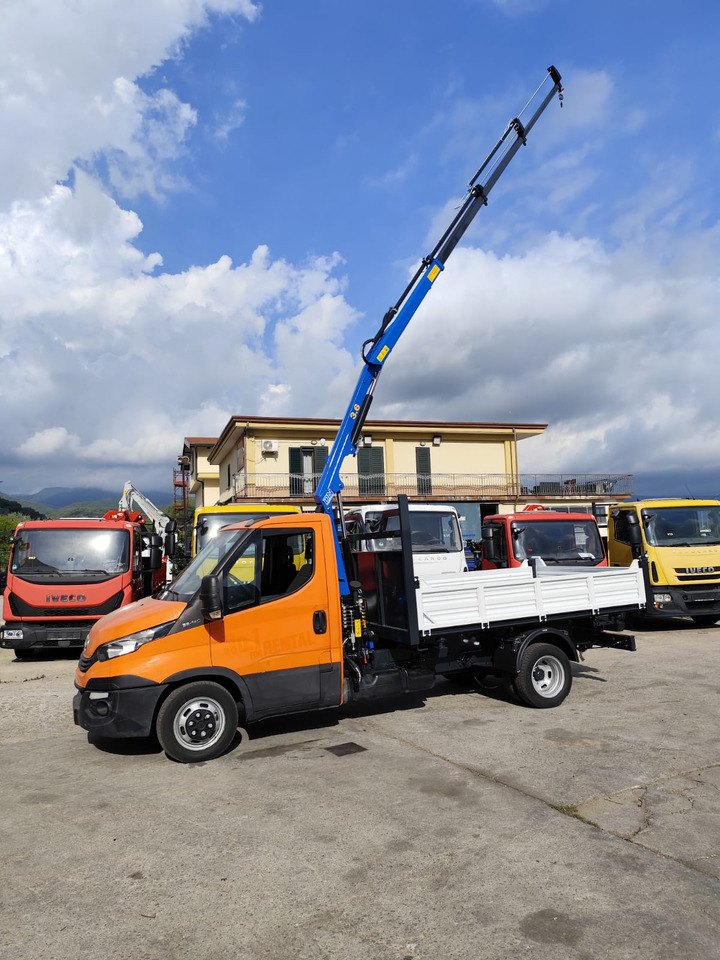 IVECO DAILY 35-140 - Crane truck: picture 4 IVECO DAILY 35-140 - Crane truck: picture 4