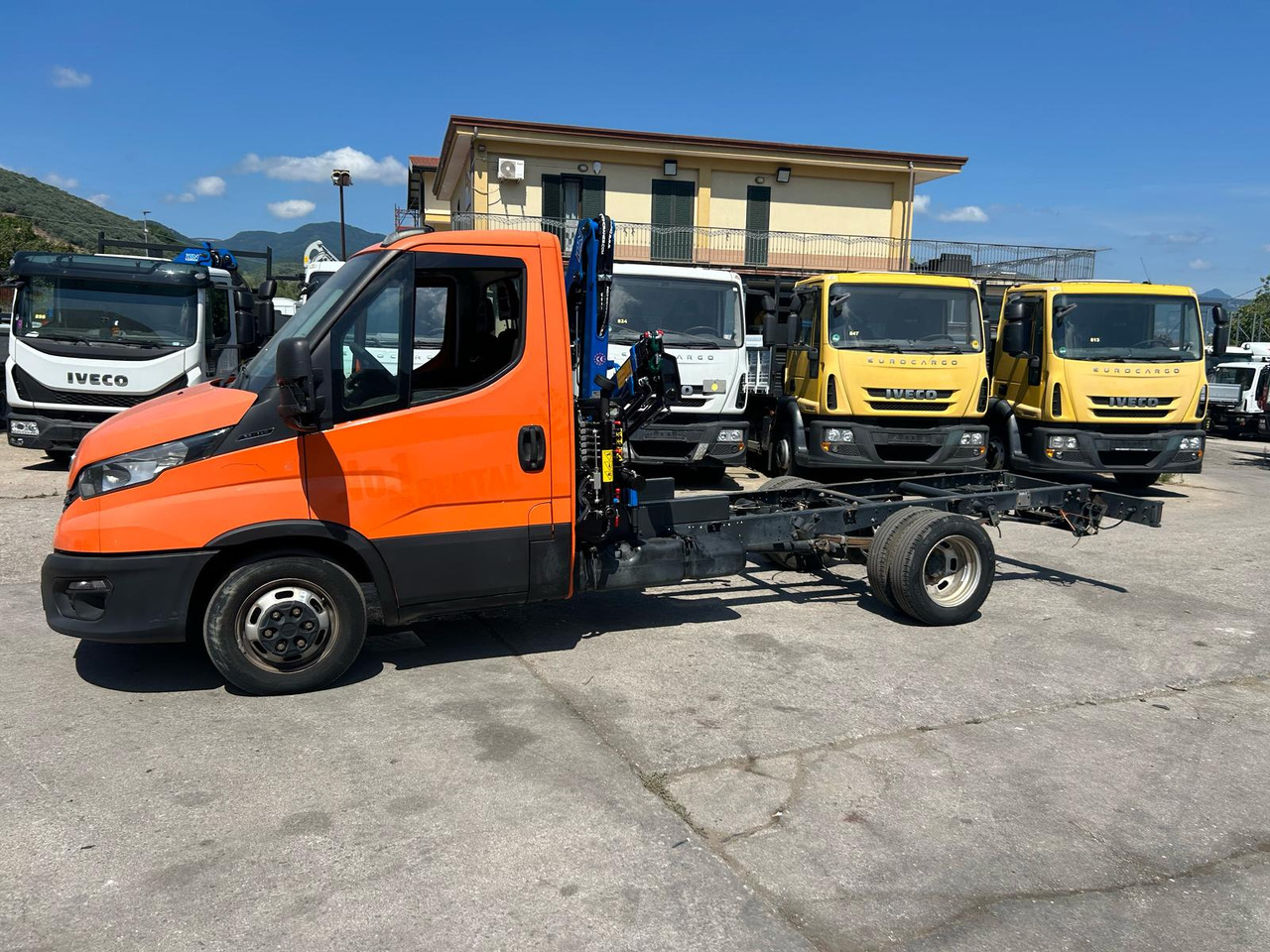 IVECO DAILY 35-140 - Crane truck: picture 3 IVECO DAILY 35-140 - Crane truck: picture 3